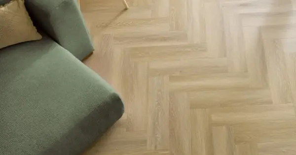 Arbiton Amaron Herringbone Dryback JOHANNES OAK DA 222 ragasztós halszálka LVT padló Szezonális akció