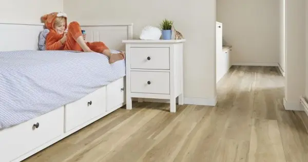 Biztonságos vásárlás COREtec Essentials 1500+ Ocala Walnut 54 50LVRE2054 klikkes vinyl padló int. parafa alátéttel