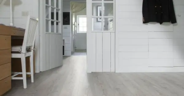 COREtec Essentials 1800++ Timberland Rustic Pine 41 50LVR641 klikkes vinyl padló int. parafa alátéttel Népszerű