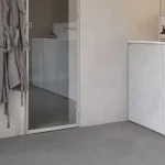 COREtec Essentials Tile Polished Concrete 95 50LVT1695 klikkes vinyl padló int. parafa alátéttel Árengedmény