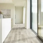 Vedd meg most COREtec Naturals 1200+ 50 LVPE 859 Swamp klikkes vinyl padló int. parafa alátéttel