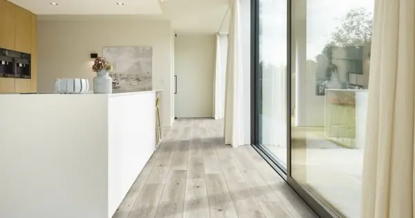 Vedd meg most COREtec Naturals 1200+ 50 LVPE 859 Swamp klikkes vinyl padló int. parafa alátéttel