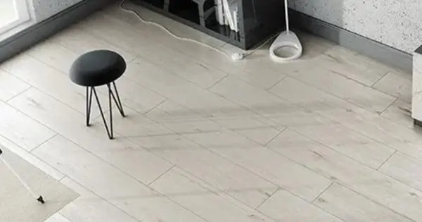 Exkluzív ajánlat AGT Natura Line Aqua 24H Volga nedvességálló laminált padló. PRK503
