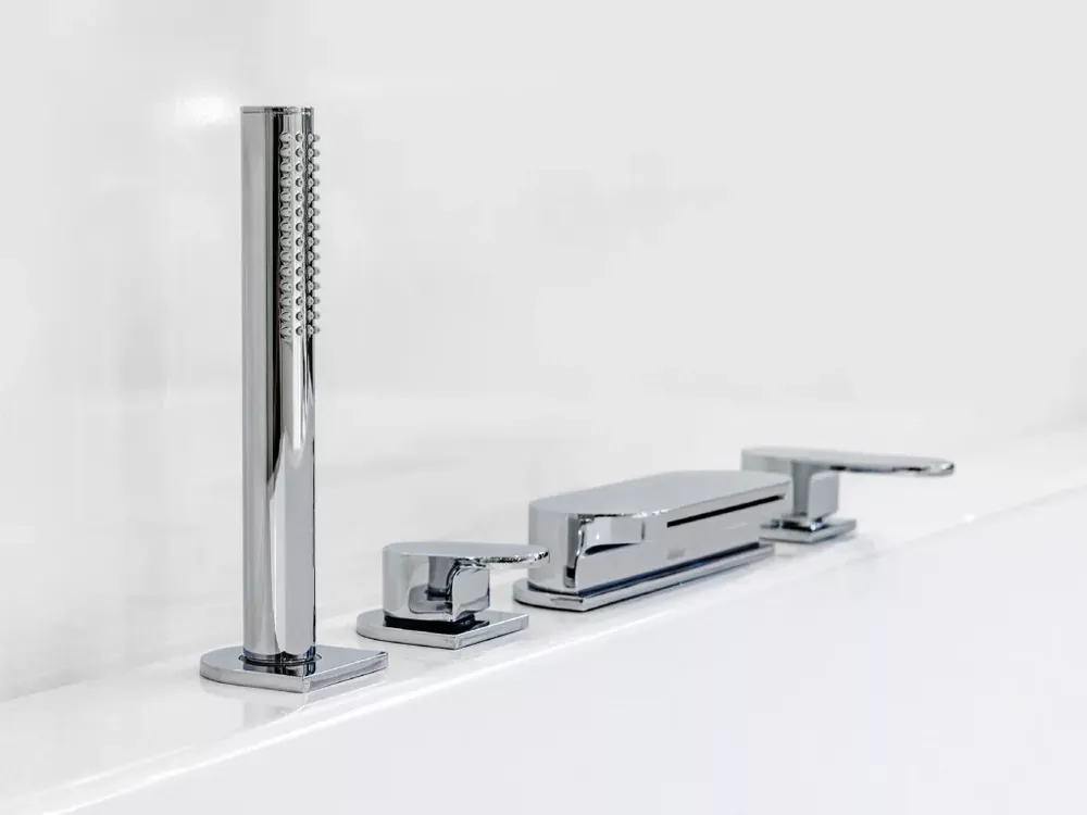Chrome kádperemre szerelhető vízesés csaptelep CR 025.00CR, króm Outlet