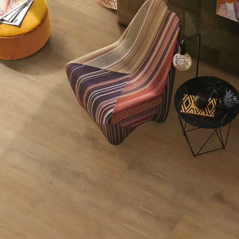 Legnépszerűbb Oak Veneto Nature AQUA laminált padló Silent Pro hangszigeteléssel 243 x 2200