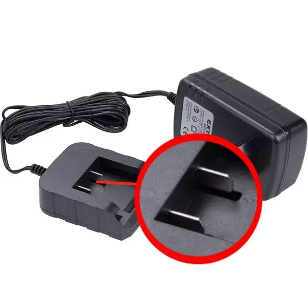akkutöltő ÚJABB TÍPUSÚ 402440 Li-ion akkuhoz, 3 SARU; 20,5V, töltési idő 1 óra Akció