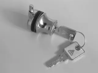 03 0689 503 000 üvegzár + 2 db kulcs fém, króm, d 29 mm, 36 mm Azonnali szállítás