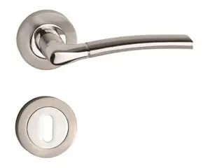 Végkiárusítás Basic vestra króm/inox körrozettás kilincs, pz